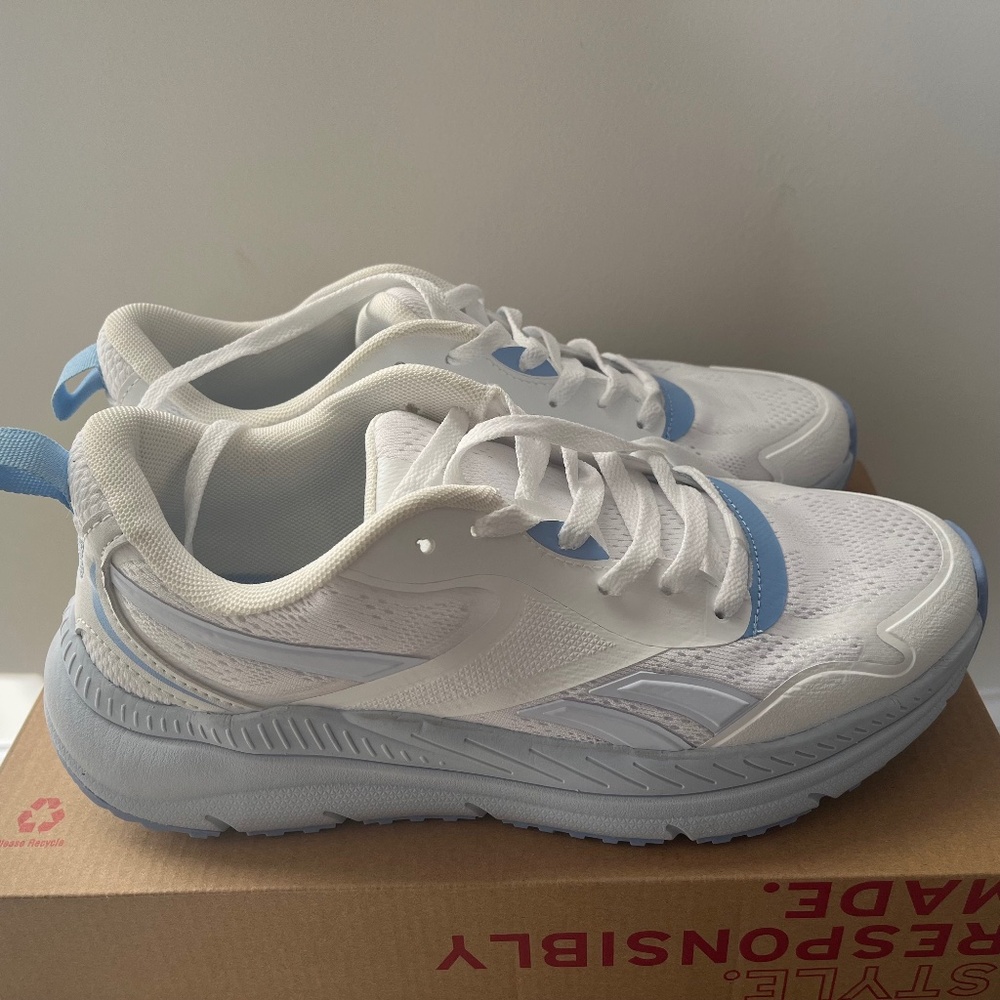 New Women’s Reebok Athletic Shoes White/Light Blue, Size 8.5